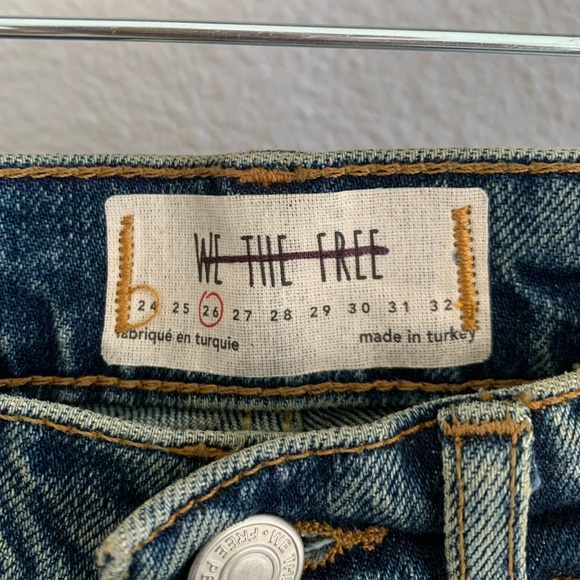 Free People Vintage Washed High Rise Distressed Denim Jeans with Frayed Hem NWT - Picture 6 of 7